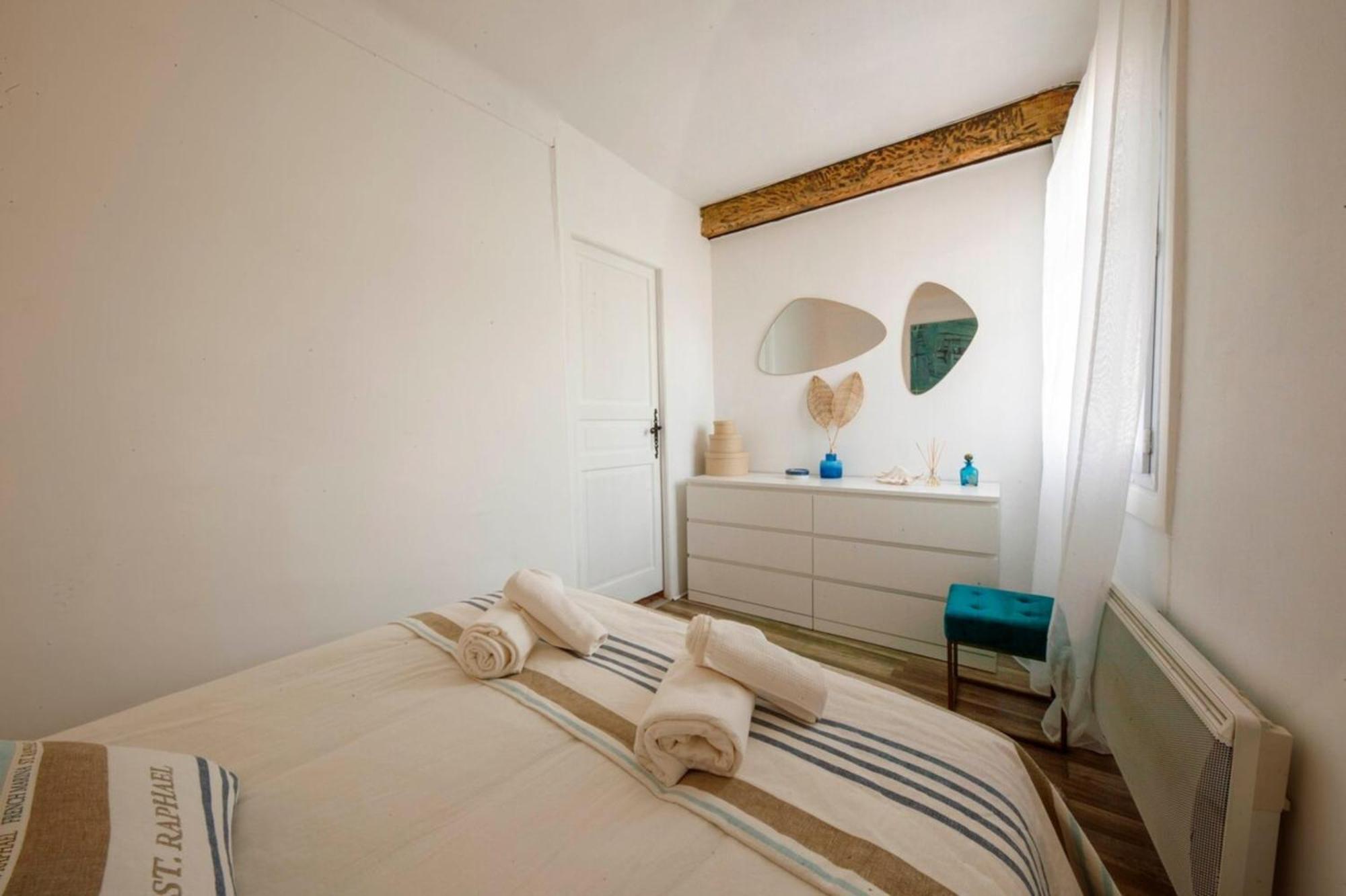 דירות 06M - Old Antibes Beautiful Duplex Terrace With Sea View מראה חיצוני תמונה